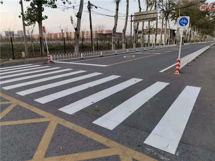 道路标线施工